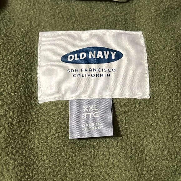 NWT OLD NAVY camouflage puffer vest - Picture 4 of 6